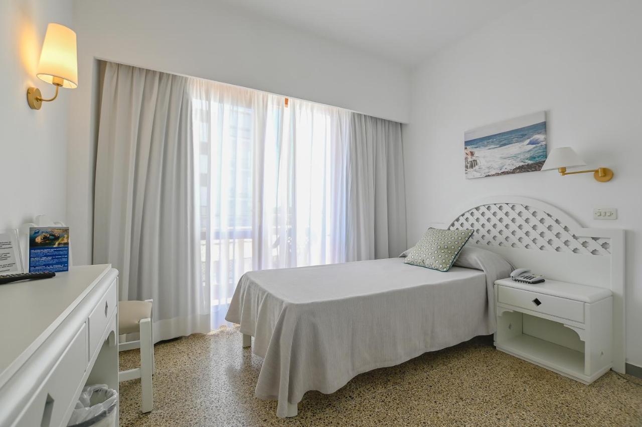 Hotel Pinos Playa Santanyi Ngoại thất bức ảnh