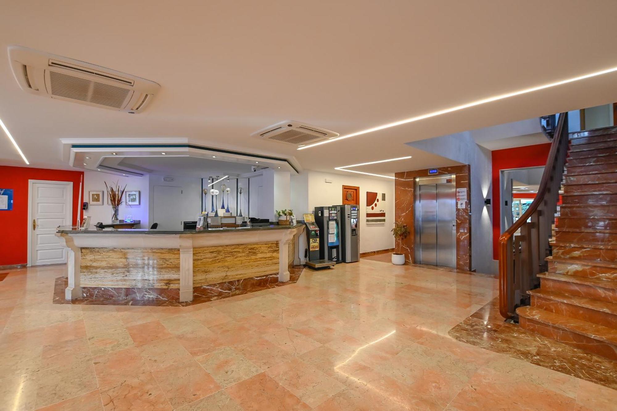 Hotel Pinos Playa Santanyi Ngoại thất bức ảnh