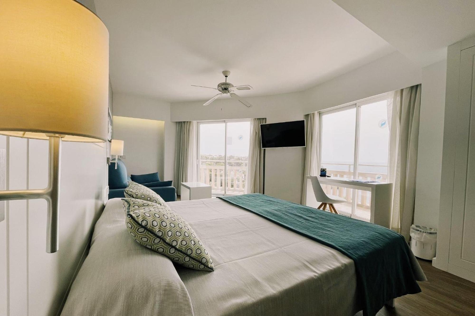 Hotel Pinos Playa Santanyi Ngoại thất bức ảnh