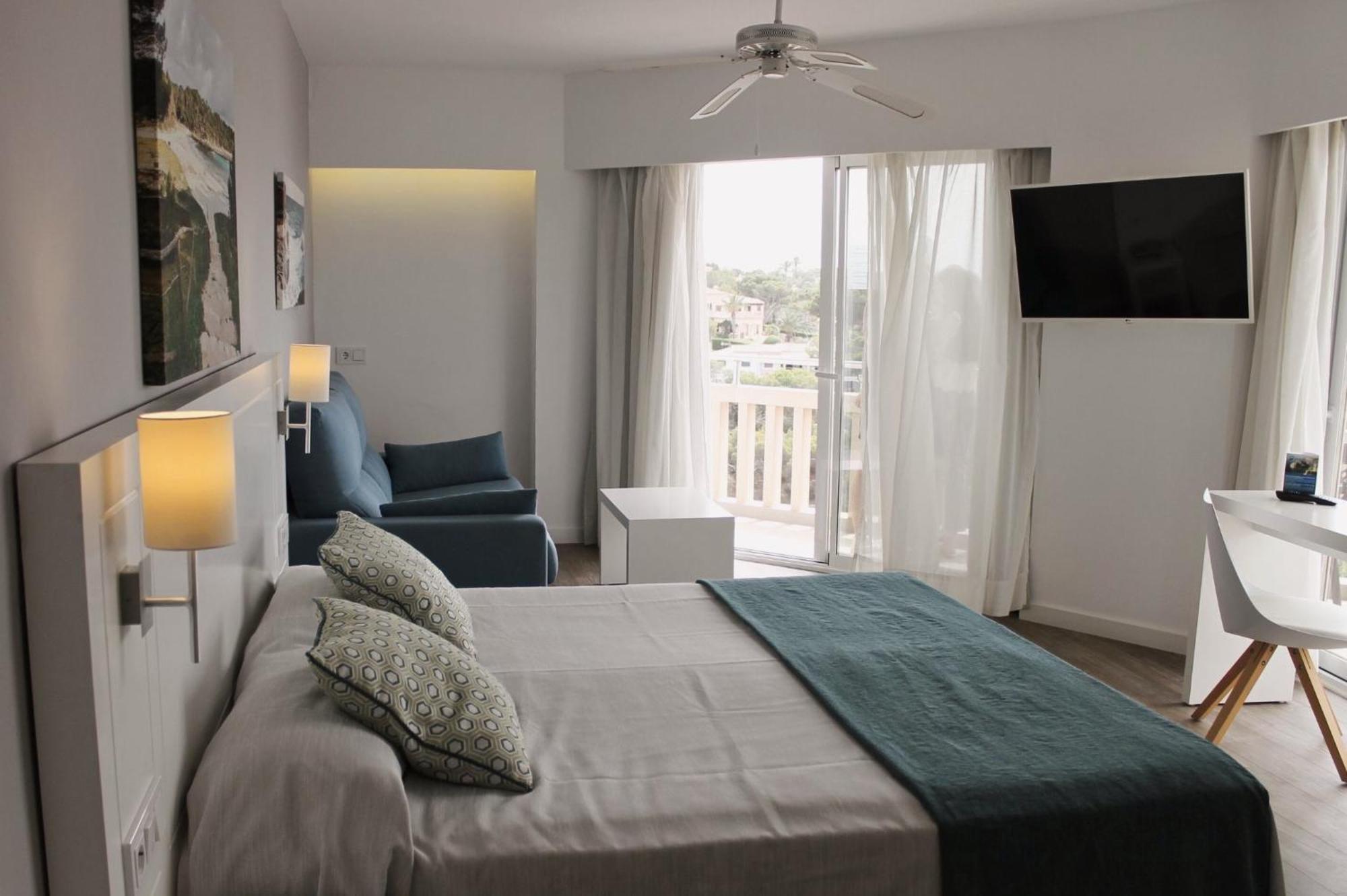 Hotel Pinos Playa Santanyi Ngoại thất bức ảnh