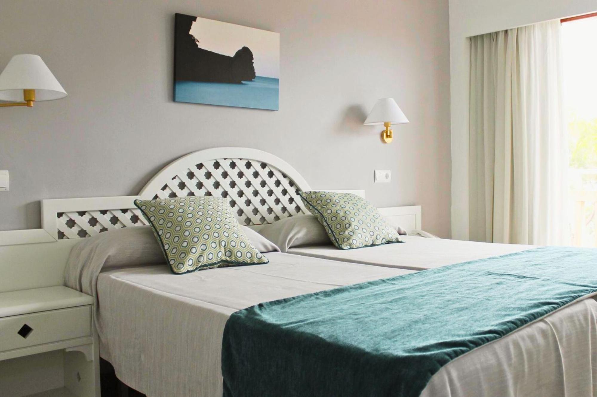 Hotel Pinos Playa Santanyi Ngoại thất bức ảnh
