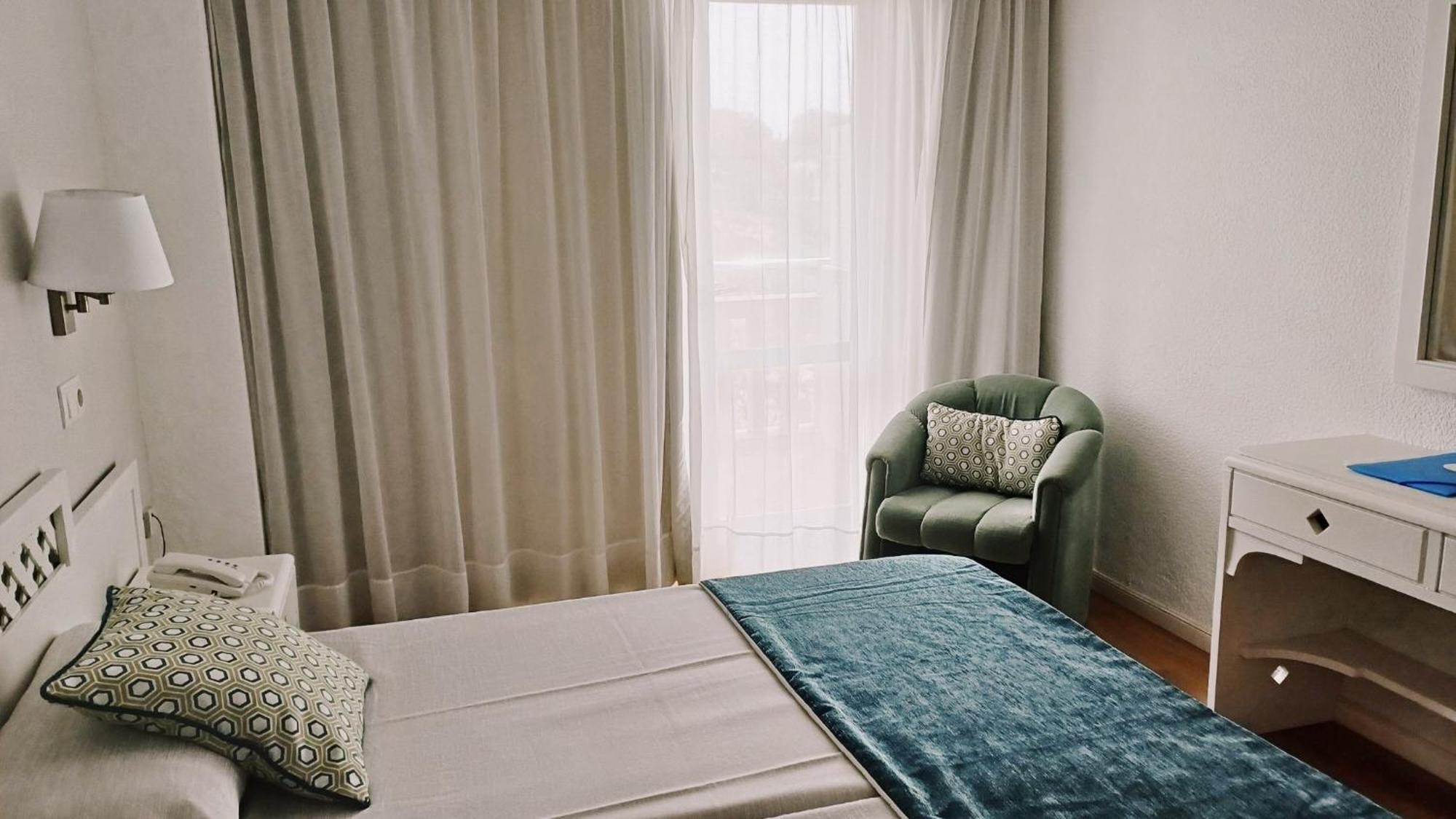 Hotel Pinos Playa Santanyi Ngoại thất bức ảnh