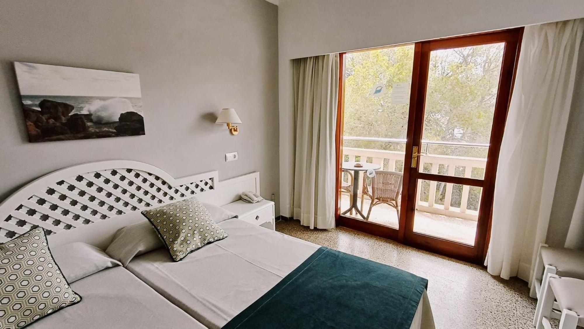 Hotel Pinos Playa Santanyi Ngoại thất bức ảnh