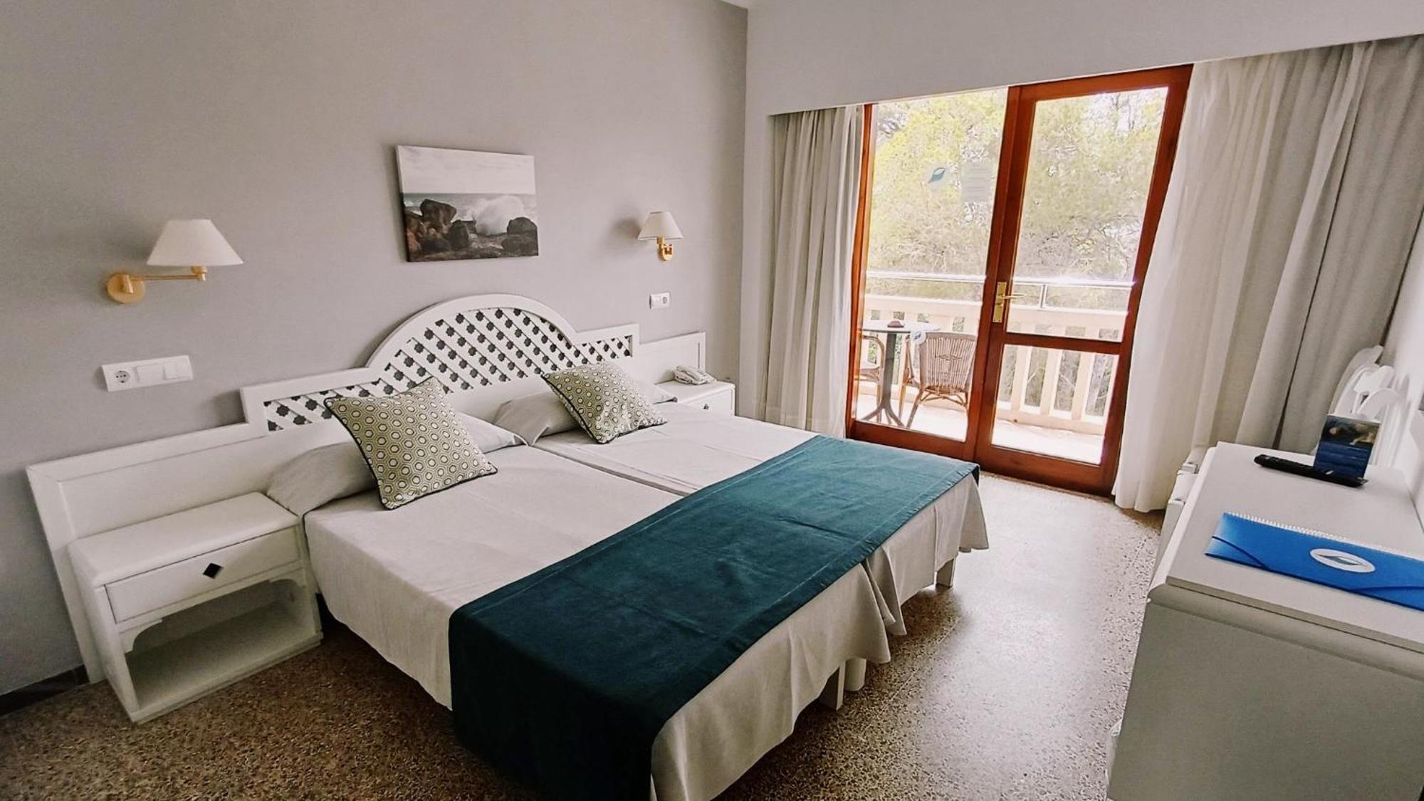 Hotel Pinos Playa Santanyi Ngoại thất bức ảnh