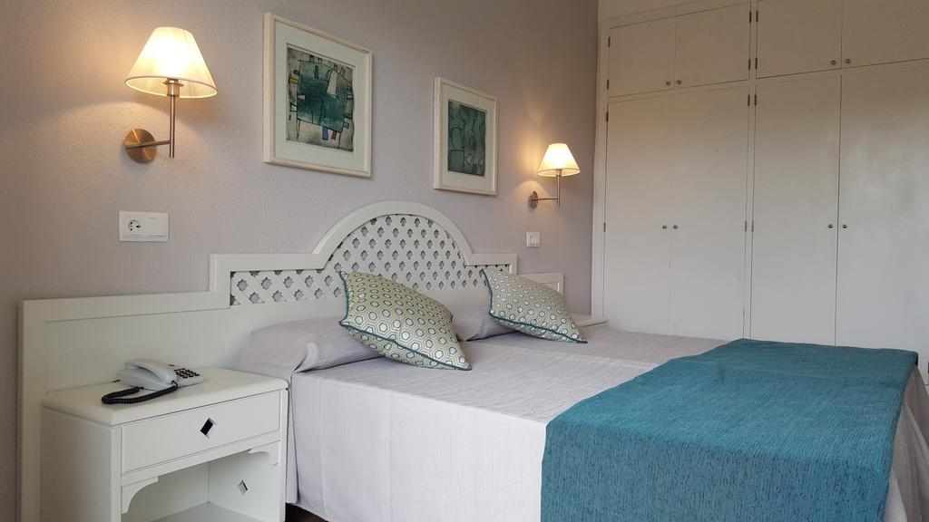 Hotel Pinos Playa Santanyi Ngoại thất bức ảnh